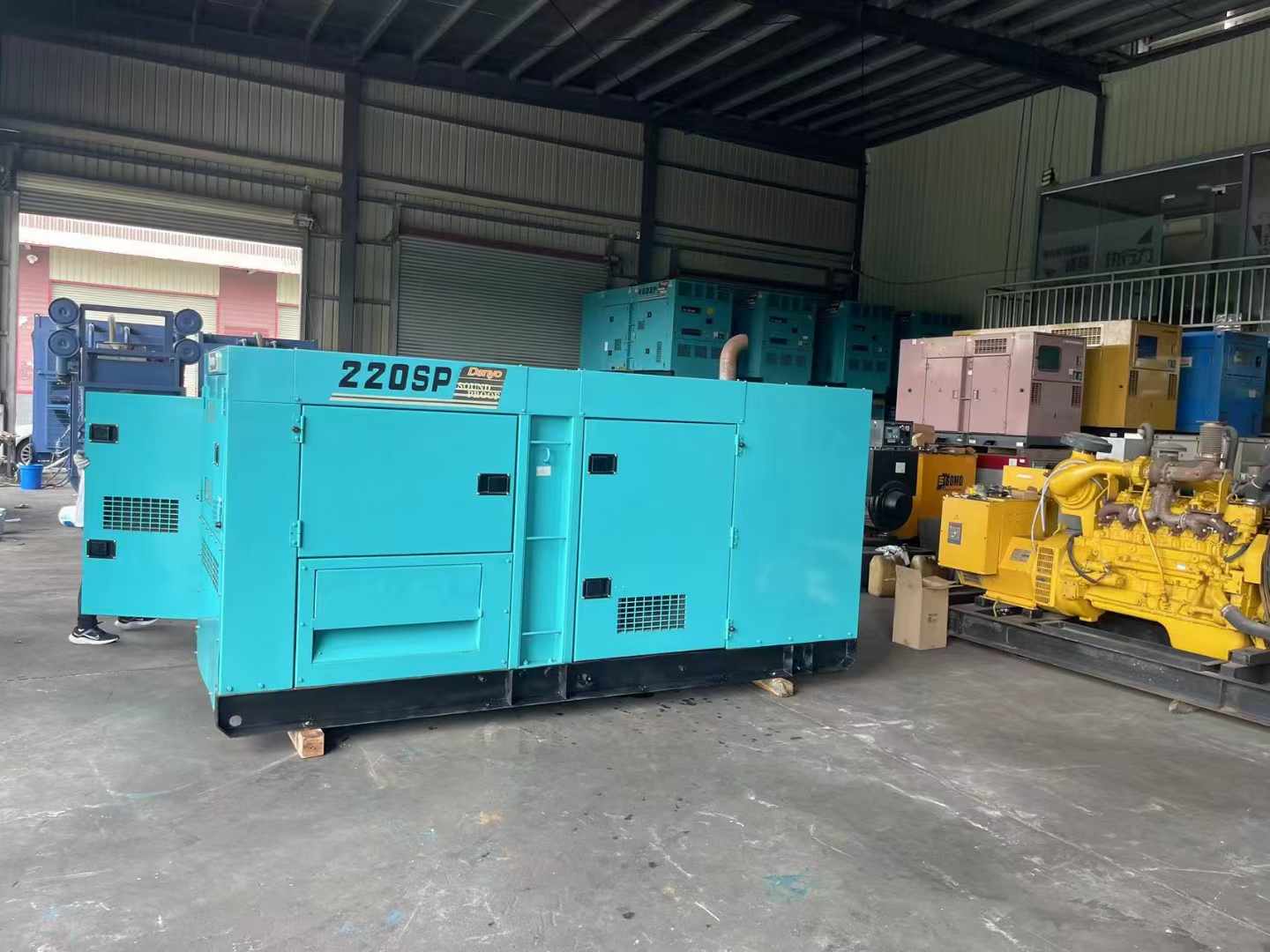 清镇800kW 柴油发电机的输出电流波动范围是多少？