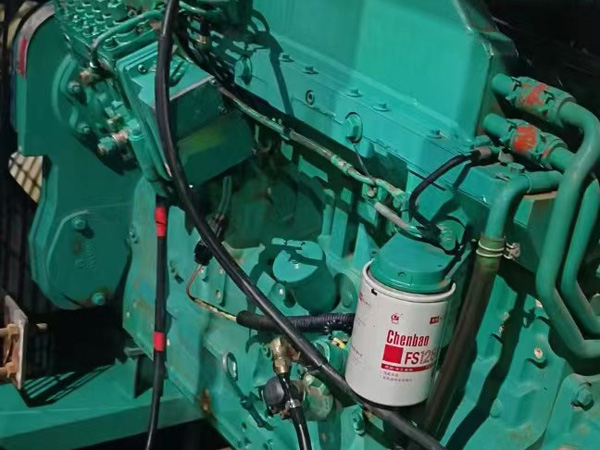 清镇如何确定新的发电机组控制系统是否与原系统兼容？