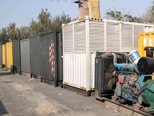 清镇200KW柴油发电机机组每小时油耗是多少？